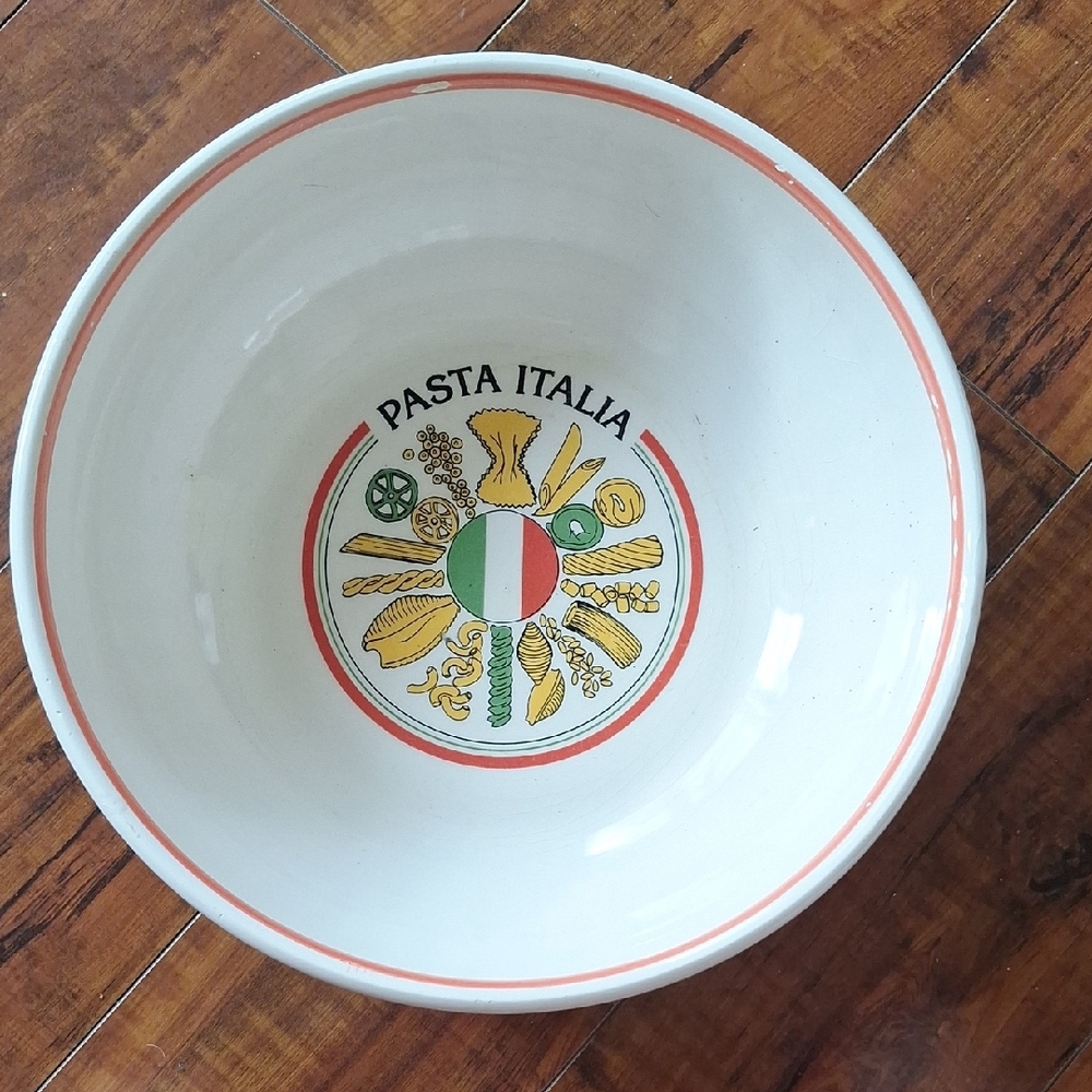 HiMark Pasta Italia serving bowl, made in Italy. 